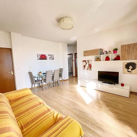 רימיני Lovely Apartment A Due Passi Dal Mare מראה חיצוני תמונה